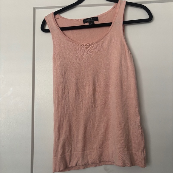 Pink top - Picture 1 of 4